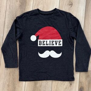 Old Navy Charcoal Gray Long Sleeve 'Believe' Santa Shirt Boy Girl Size M (8)